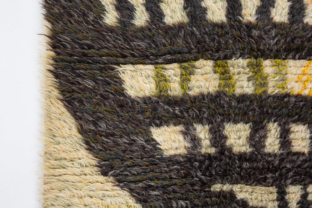 Vintage Scandinavian Rug - SHARKTOOTH Antique and Vintage Textiles