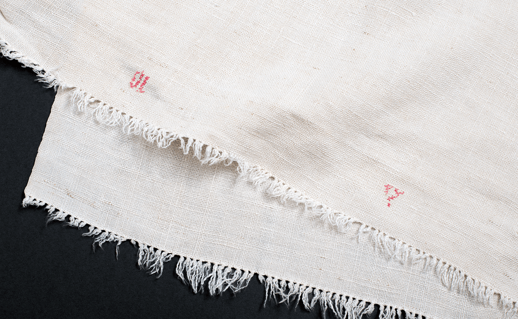 1800's Fine Linen Towel - SHARKTOOTH Antique and Vintage Textiles
