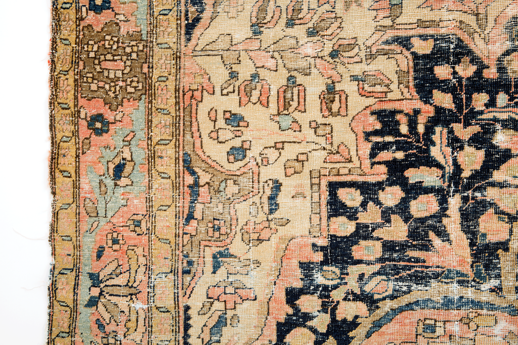 Antique Sarouk - SHARKTOOTH Antique and Vintage Textiles