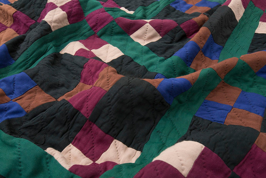 Antique Amish Quilt - SHARKTOOTH Antique and Vintage Textiles