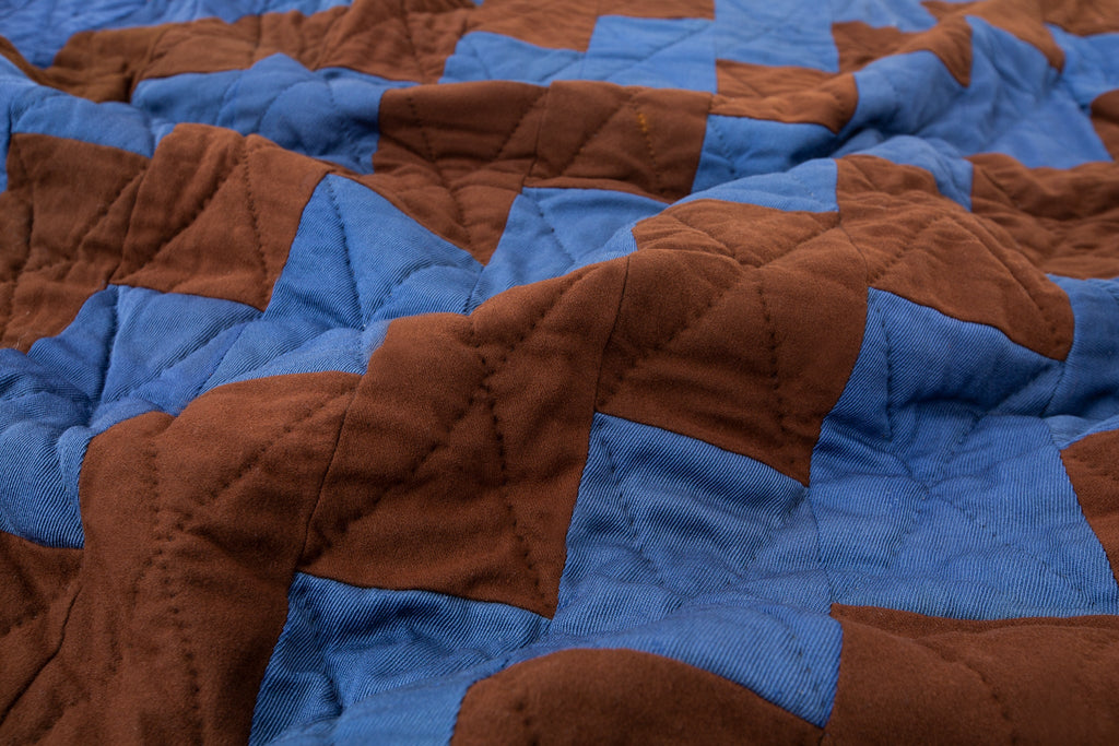 Antique Amish Quilt - SHARKTOOTH Antique and Vintage Textiles