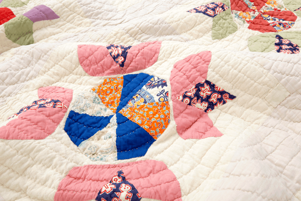 Antique Appliqué Quilt - SHARKTOOTH Antique and Vintage Textiles