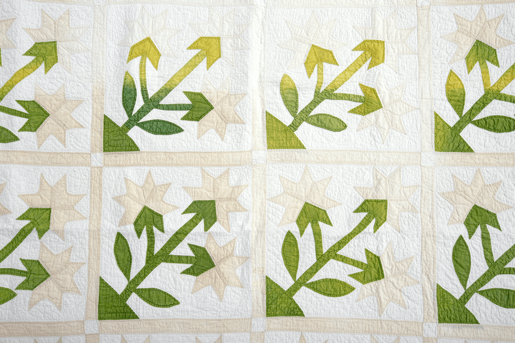 Antique Carolina Lily Quilt - SHARKTOOTH Antique and Vintage Textiles