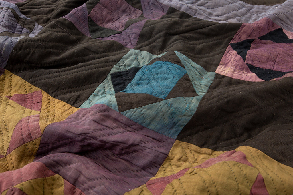 Early 1900's Amish Quilt - SHARKTOOTH Antique and Vintage Textiles