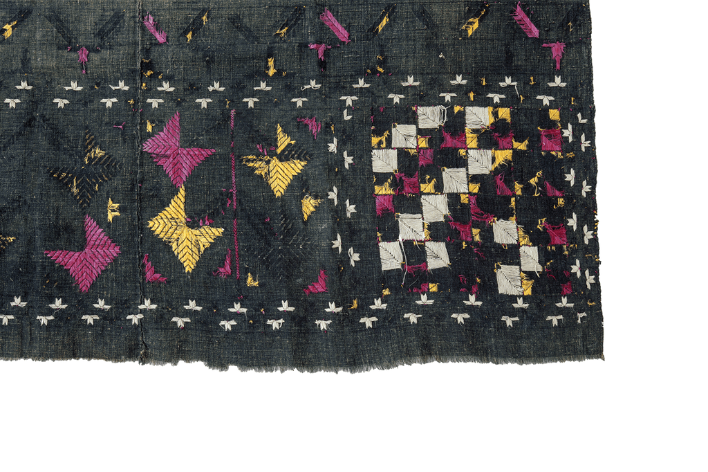 Early 19th Century Phulkari - SHARKTOOTH Antique and Vintage Textiles
