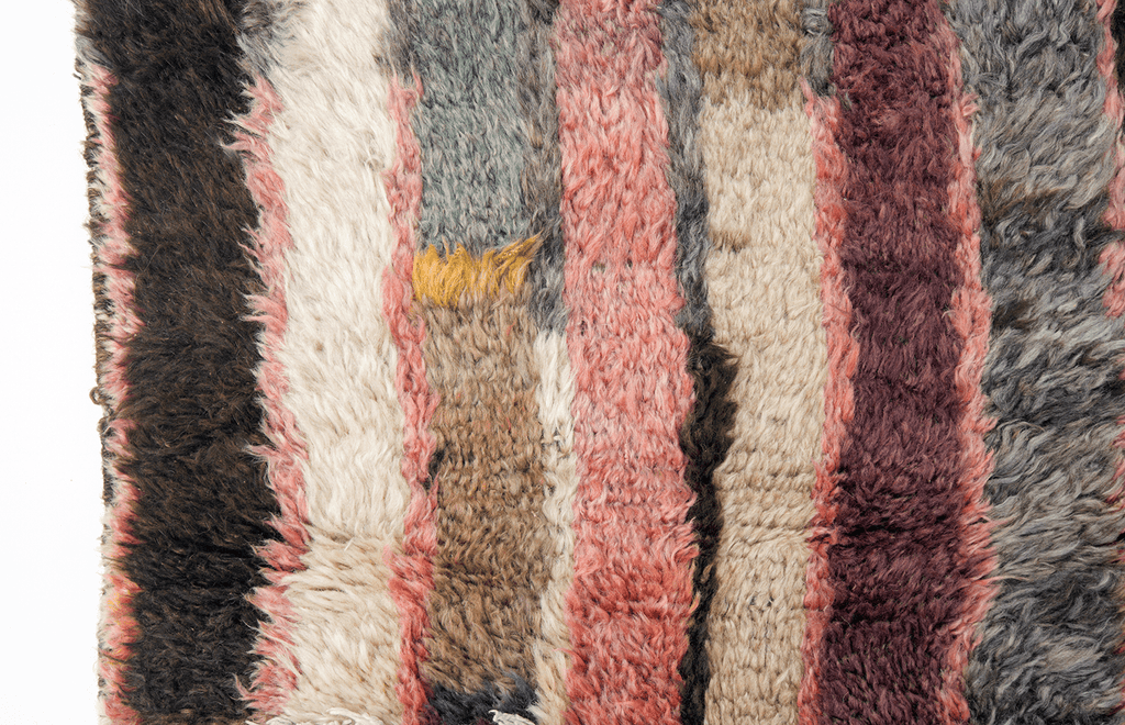 GABBEH - SHARKTOOTH Antique and Vintage Textiles