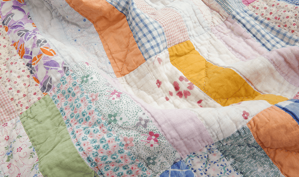 Ohio Amish Child's Quilt - SHARKTOOTH Antique and Vintage Textiles