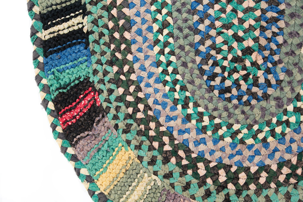 Shaker Braided Mat 2'3" x 3'2" - SHARKTOOTH Antique and Vintage Textiles